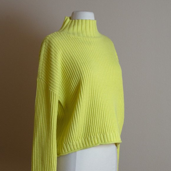 NEW Max Studio Lime Green Sweater - Picture 2 of 8